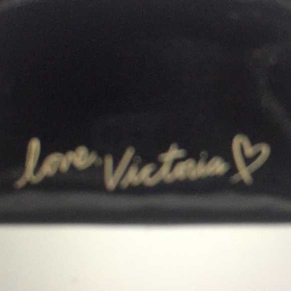 VICTORIA’S SECRET - PETAL EDGE BEAUTY BAG - Picture 9 of 10